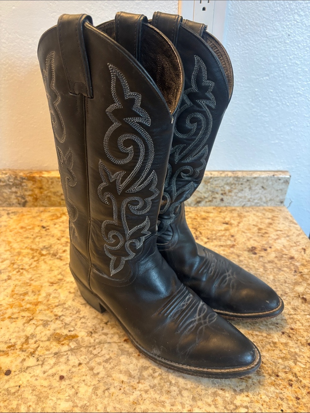Justin Boots Black Western Cowboy Boots with Gray Stitching
